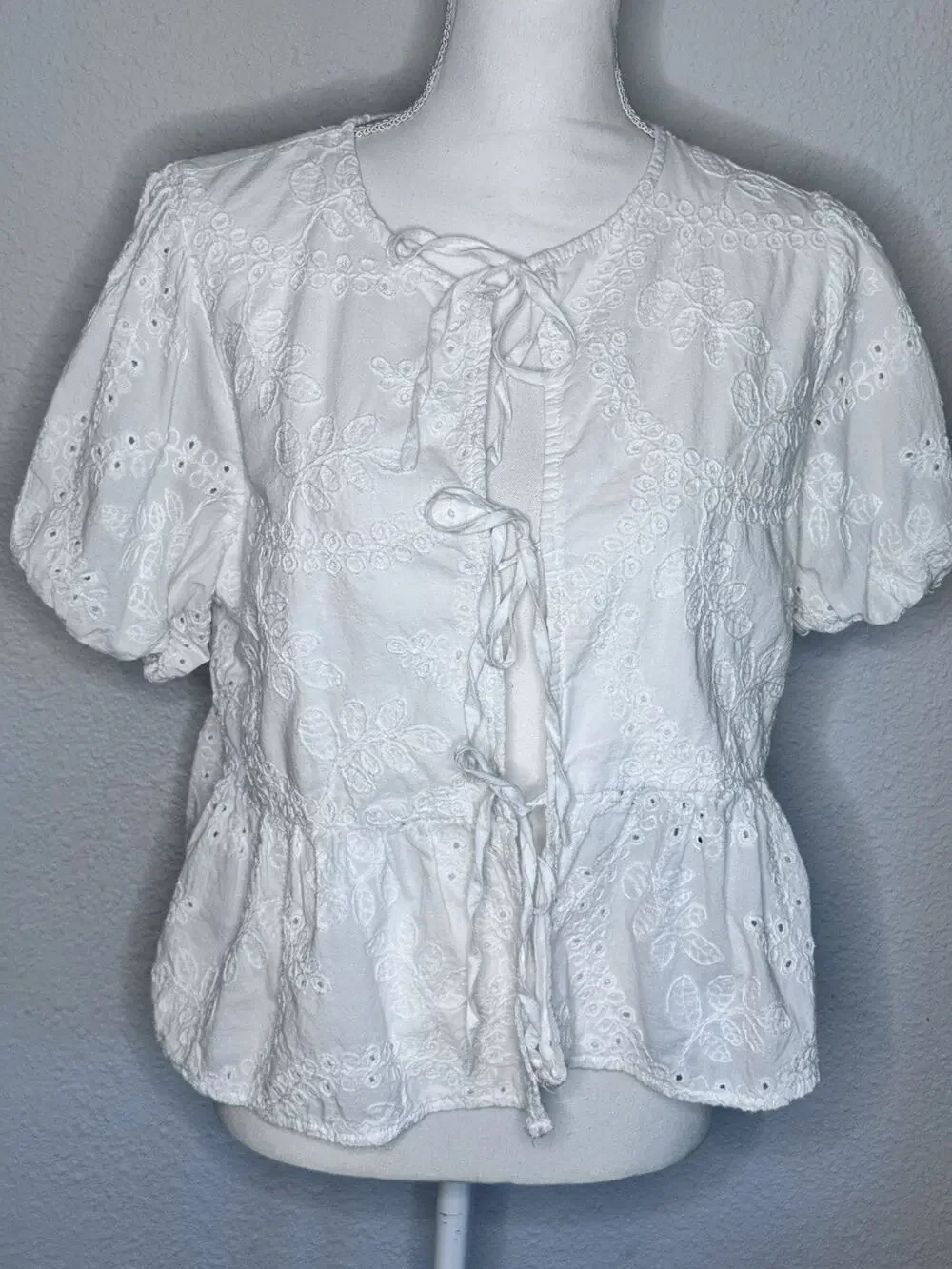 ASTR The Label White Tie Eyelet Blouse Size XL Fits Like Medium Cottagecore Boho